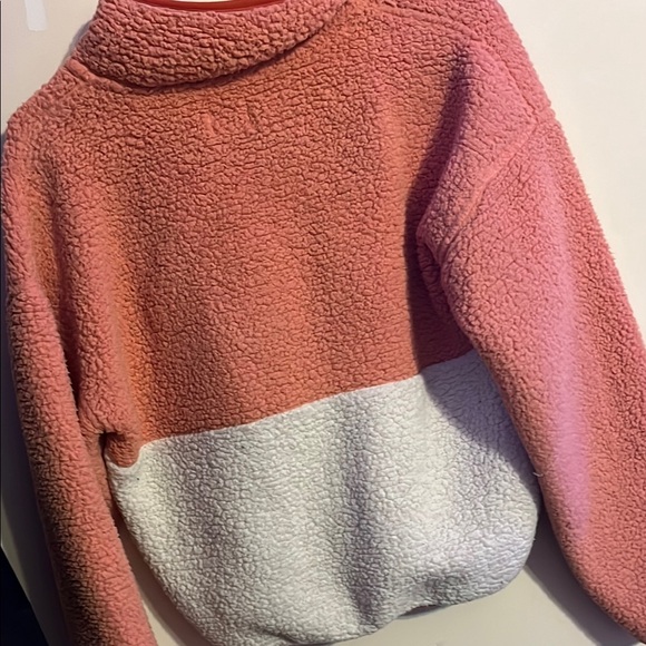 Colorblock Fleece Pullover - Picture 2 of 4